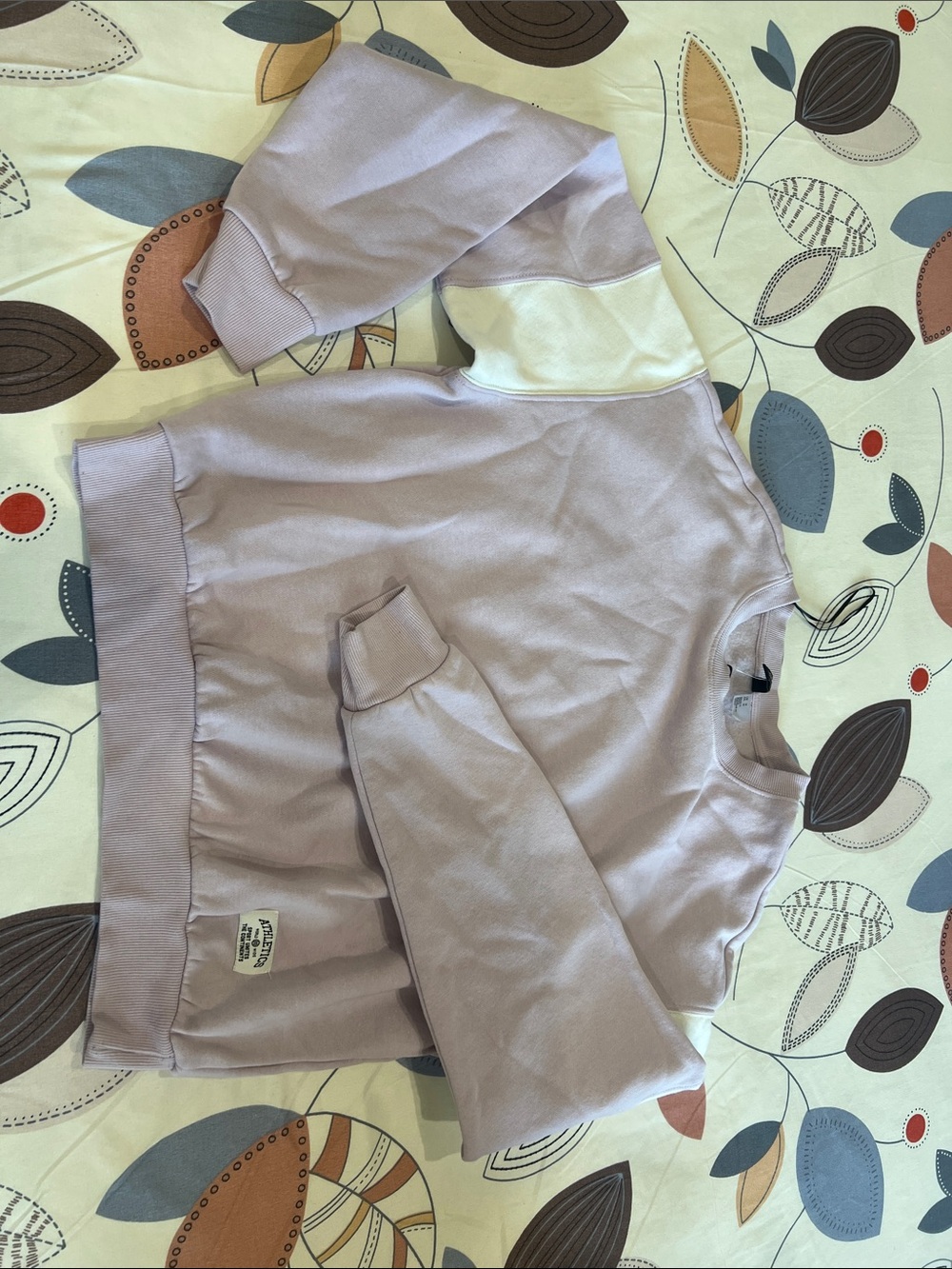 H&M Lavender Crewneck Sweatshirt with Cream Shoulder Panel